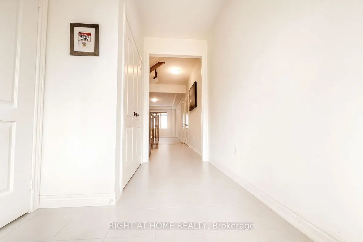 21 Trailbank Gardens, ON L8B 1Z3