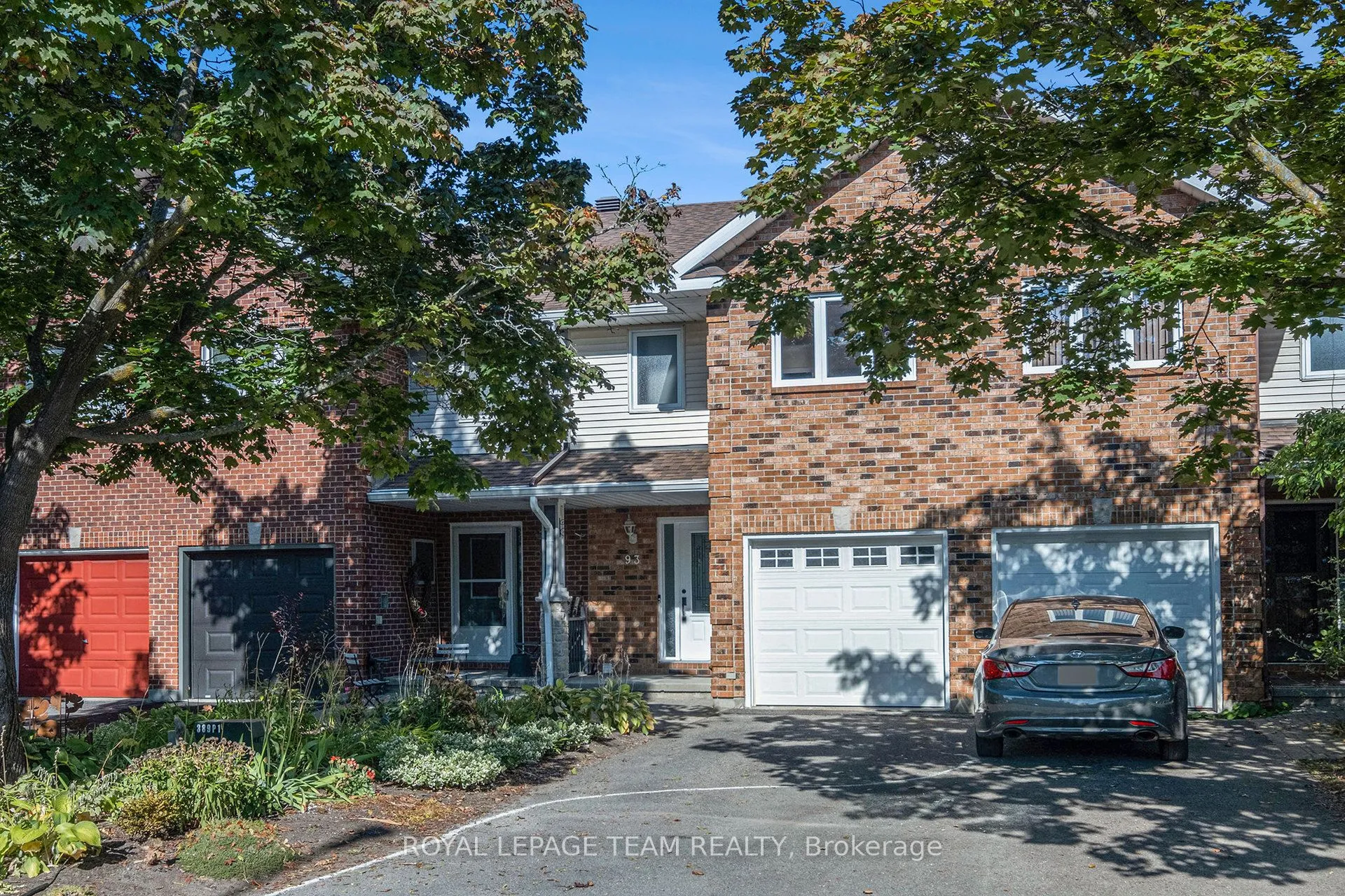 93 Royal Oak Court, ON K1T 3N9