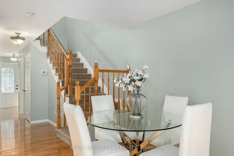 93 Royal Oak Court, ON K1T 3N9