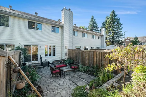 93 Royal Oak Court, ON K1T 3N9