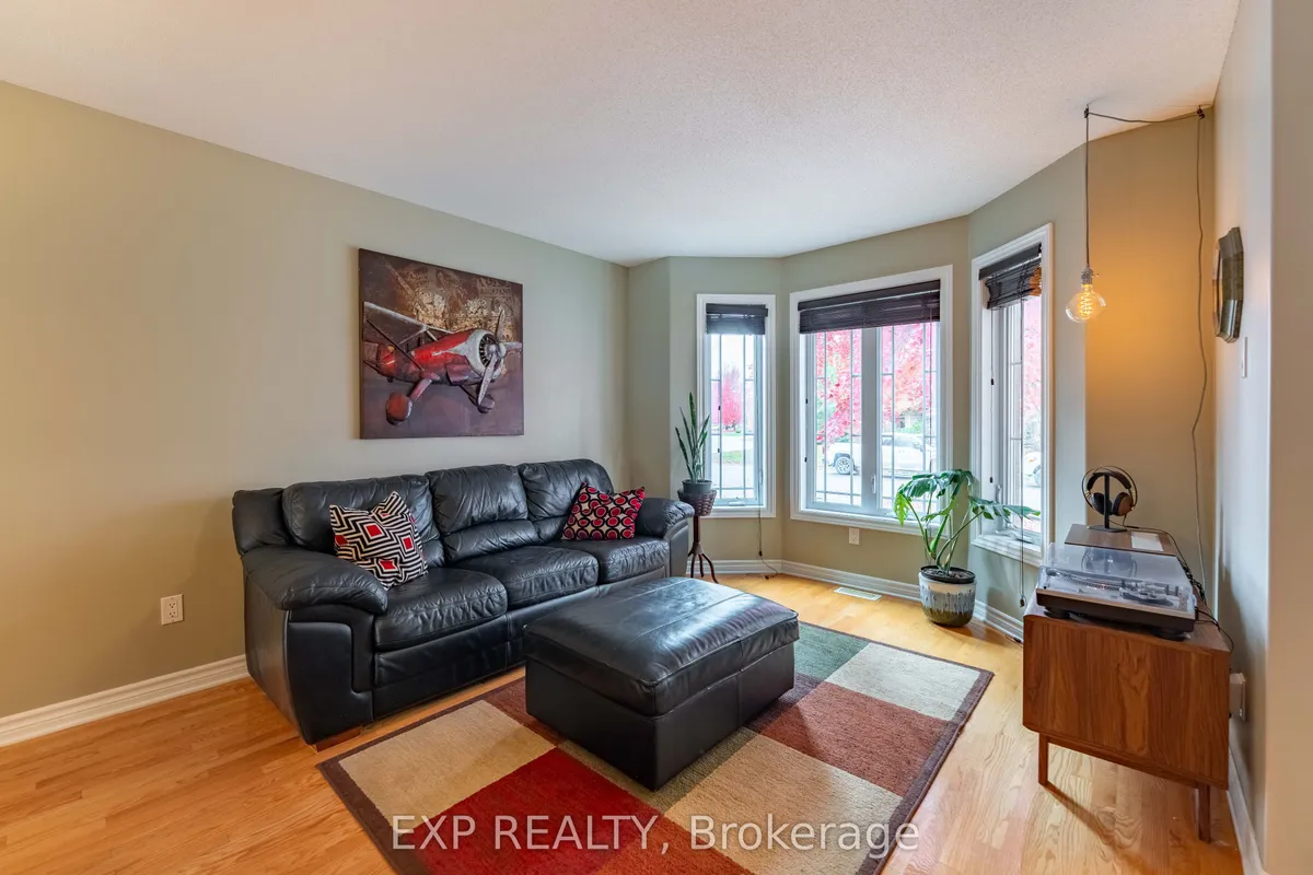 17 OLDE TOWNE Avenue, ON K4R 0A5