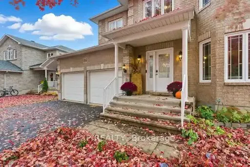17 OLDE TOWNE Avenue, ON K4R 0A5