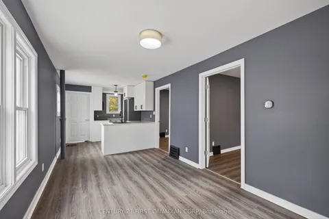 117 Sterling Street, ON N5Y 1Y9