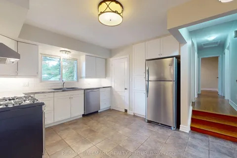 500 King Street, ON K6V 3T2