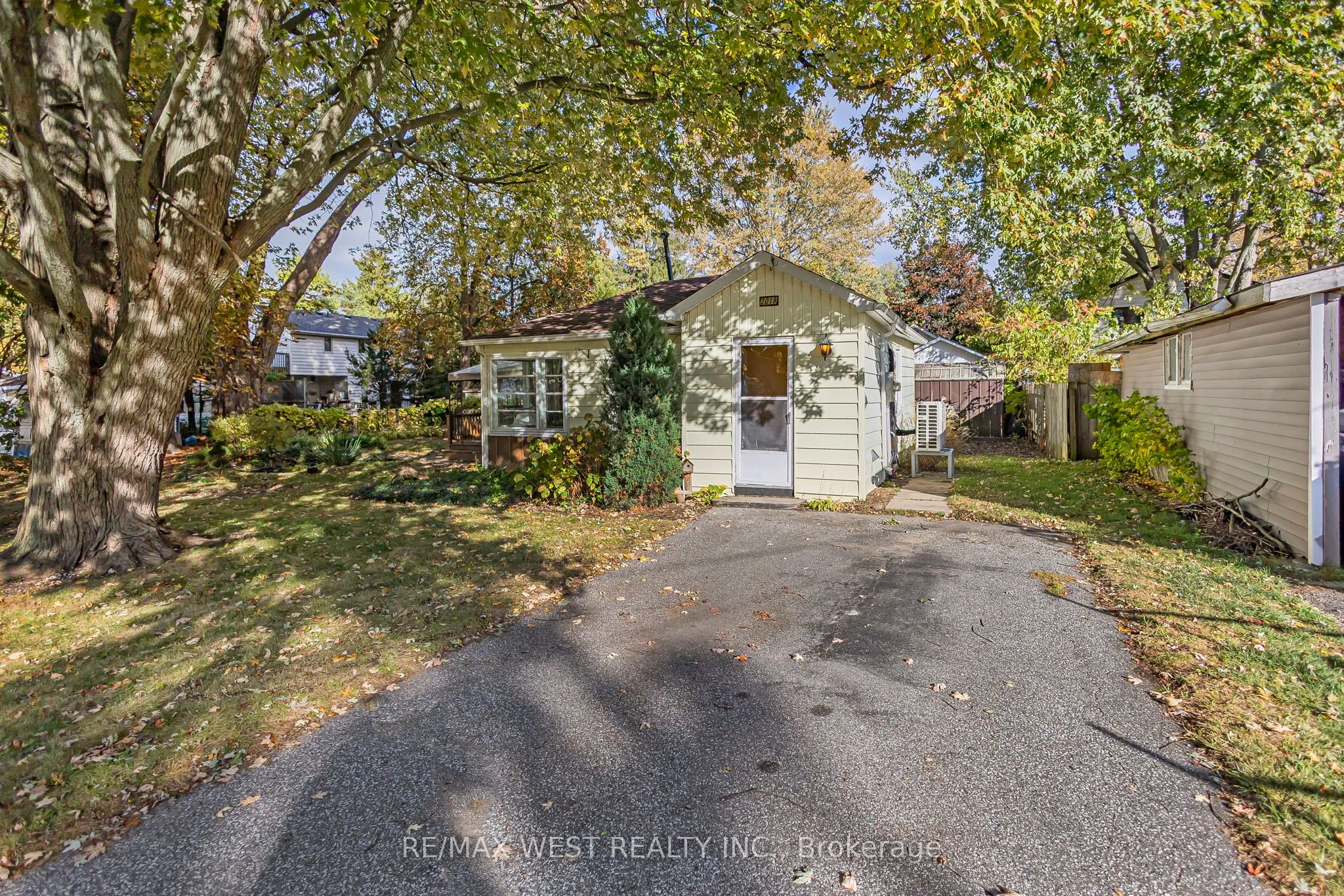 2018 Yonge Street, ON N0N 1C0