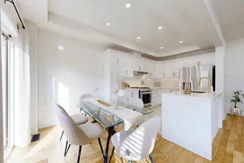 43 Bankfield Crescent, ON L8J 0C1