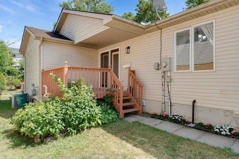 1049 Waterbury Crescent, ON K7M 8V4