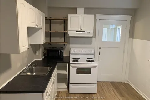 62 Barnesdale Avenue, ON L8M 2V4