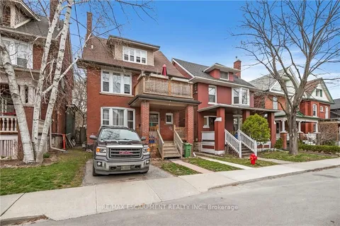 62 Barnesdale Avenue, ON L8M 2V4