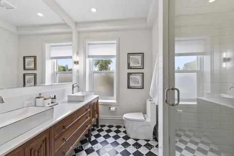 111 Dundas Street, ON K7R 1Z9