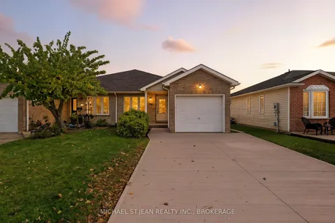 240 Oakcrest Avenue, ON L3C 7K3