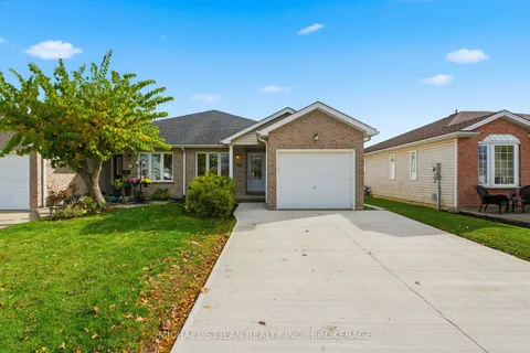 240 Oakcrest Avenue, ON L3C 7K3