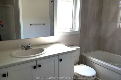 610 Fenwick Way, ON K2J 7E5