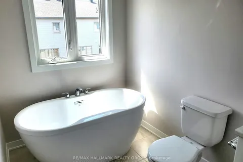 610 Fenwick Way, ON K2J 7E5