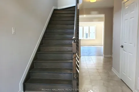 610 Fenwick Way, ON K2J 7E5