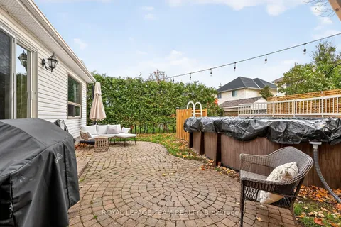 77 Armagh Way, ON K2J 4C1