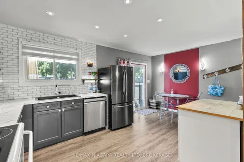 236 Cutress Avenue, ON L3C 2S8