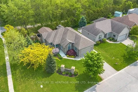 2 Hunter Drive, ON N0E 1M0