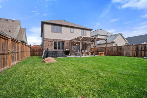 35 McFarland Street, ON L2V 0E5