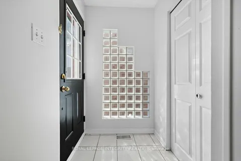 2949 Richmond Road, ON K2B 6S6