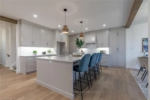 52 ALLISTER Drive, ON N0L 1R0