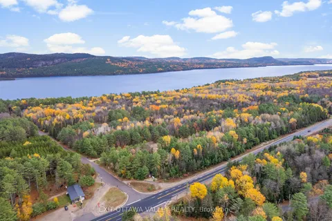 Part 2 Red Deer Avenue, ON K0J 1P0