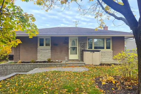 2529 Roman Avenue, ON K2B 7X8