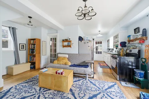 242 Dublin Street, ON K9H 3B8