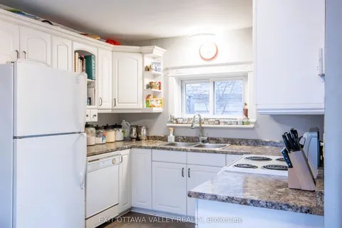 28 Paugh Lake Road, ON K0J 1B0