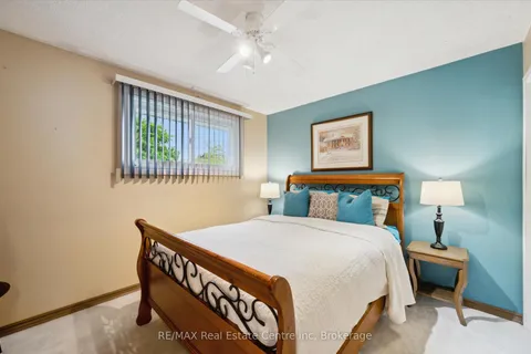 10 Villa Court, ON L8W 1M2