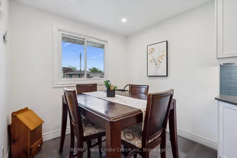 10 Villa Court, ON L8W 1M2