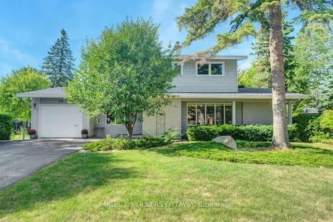 29 Qualicum Street, ON K2H 7H1