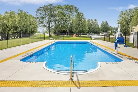 18 Bluffs View Boulevard, ON N7A 0C1