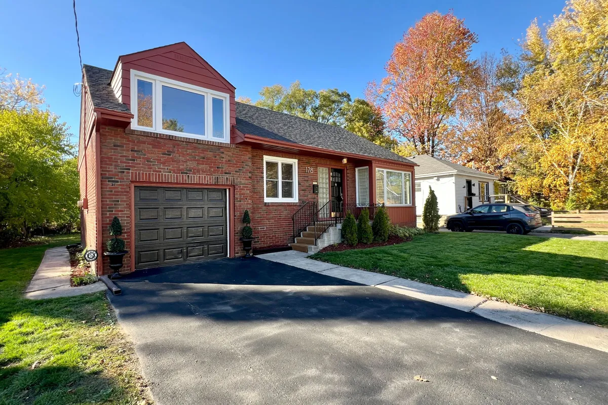 178 Burnham Street, ON K8N 3R9