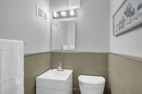 1518A Lepage Avenue, ON K1Z 8C9