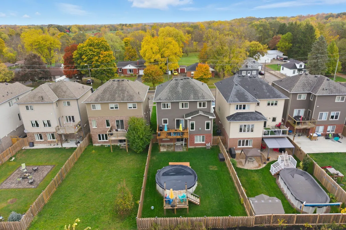 383 ERIE Avenue, ON N3S 0E6