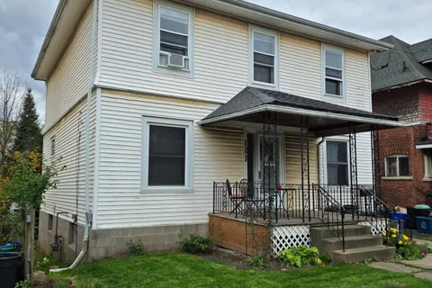 192 Queenston Street, ON L2R 2Z7