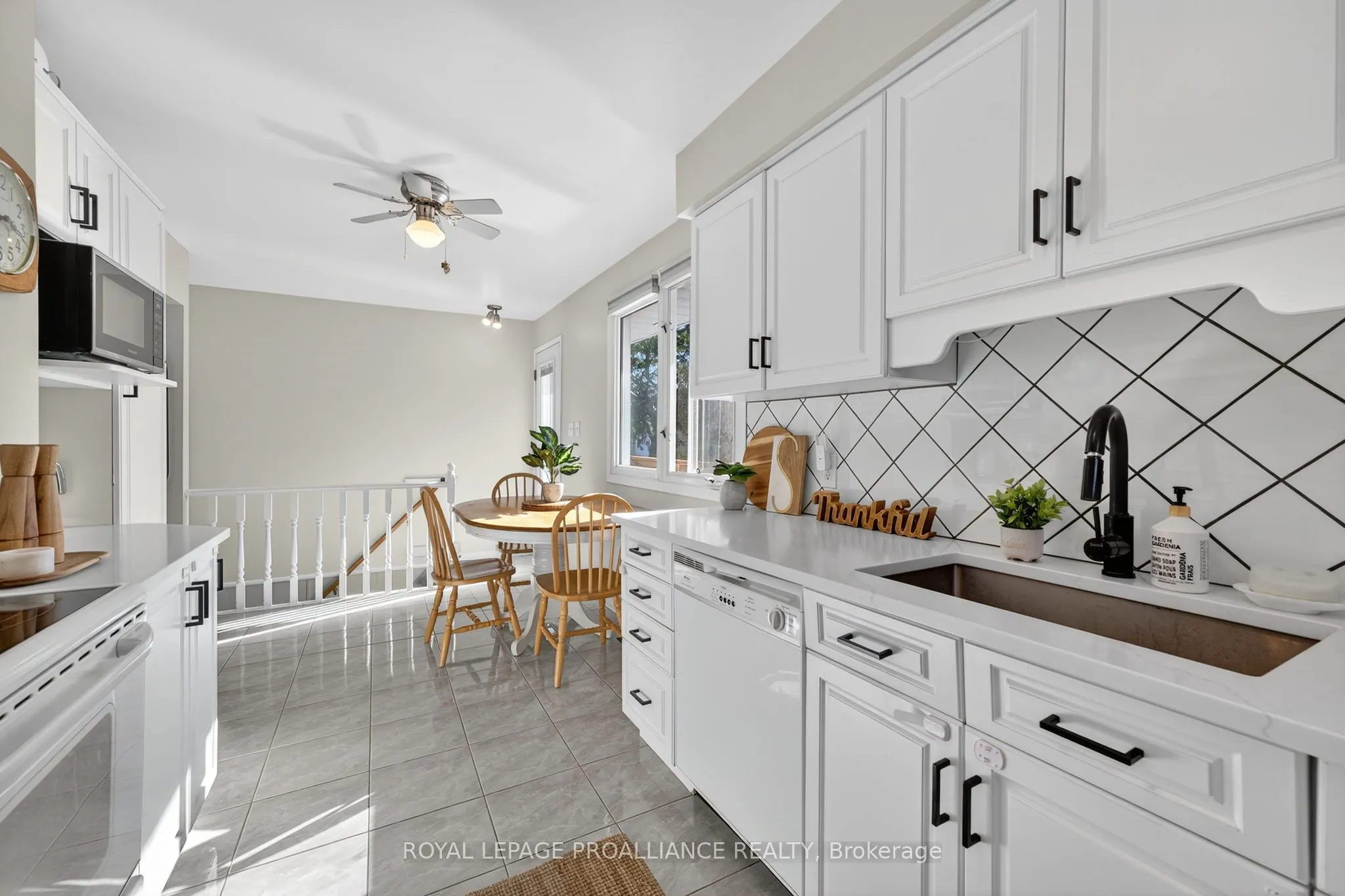 14 Chesterfield Drive, ON K7N 1M2