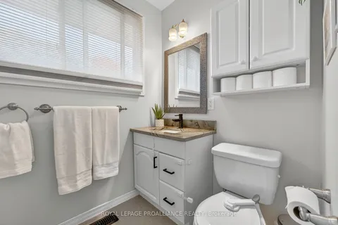 14 Chesterfield Drive, ON K7N 1M2