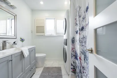 6256 Balmoral Avenue, ON L2E 3A6