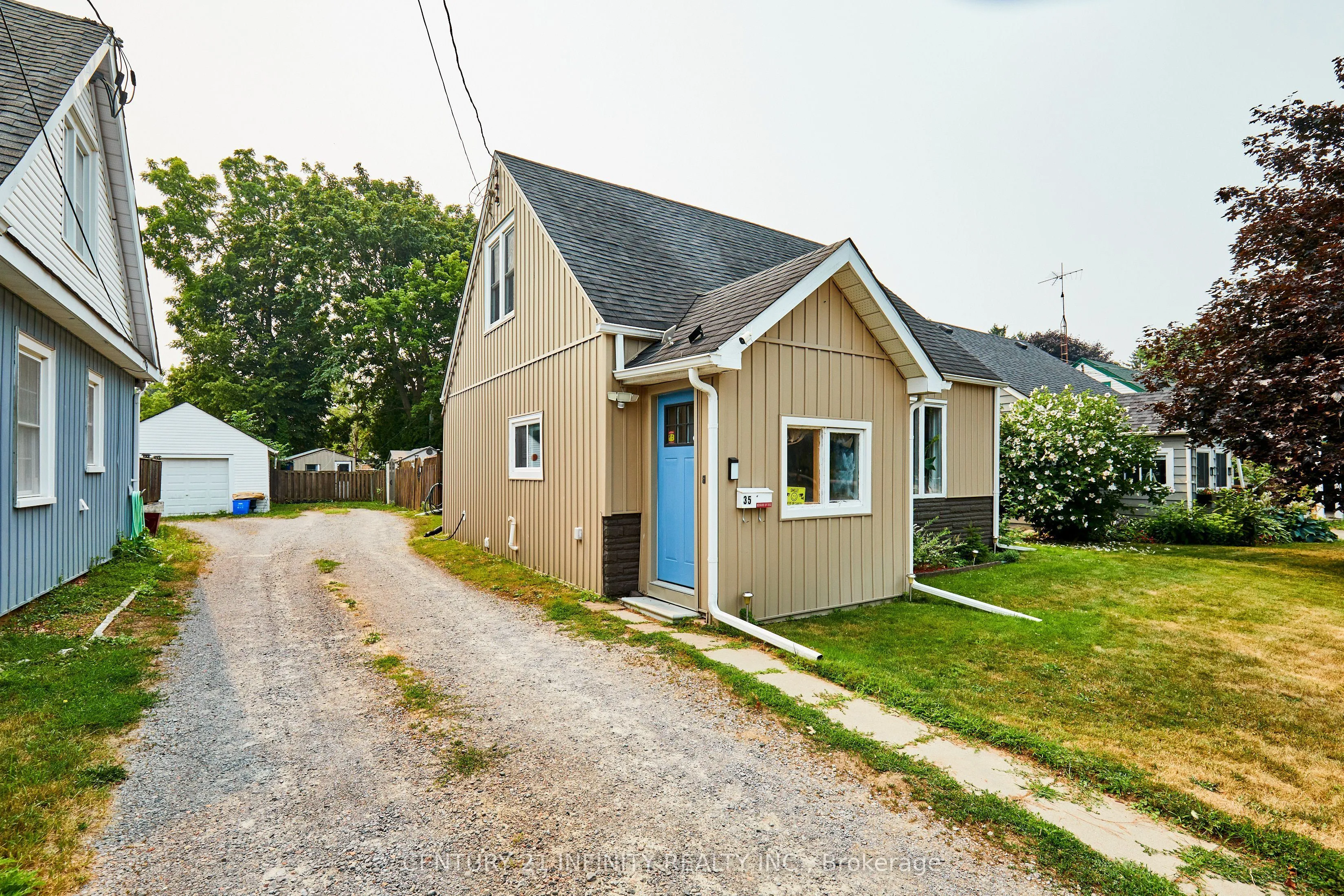35 Caroline Street, ON L1A 1Y6