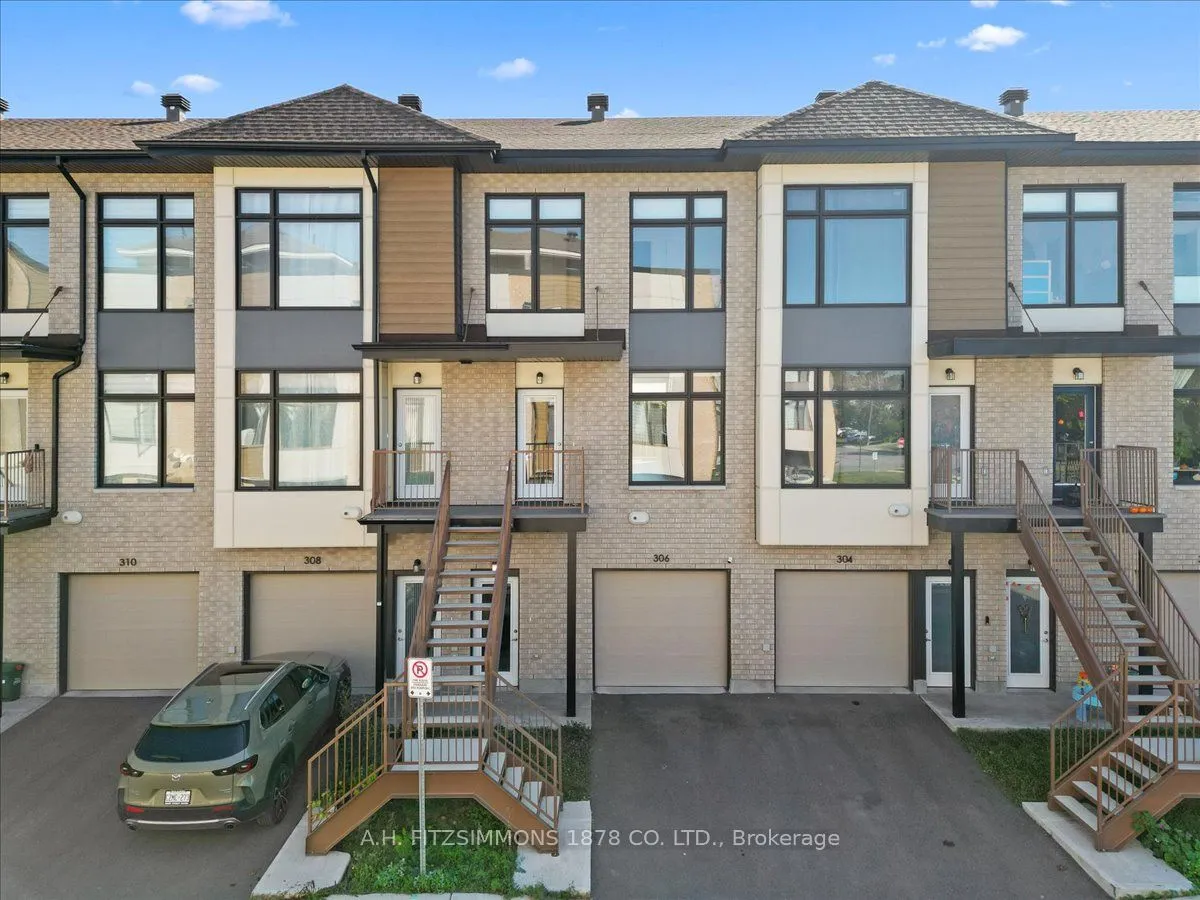 306 Foliage Private, ON K2H 0C5