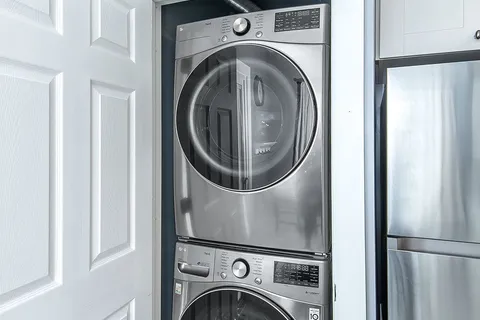 92 HODGKINS Avenue, ON L2V 1M1