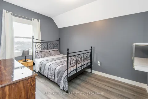 92 HODGKINS Avenue, ON L2V 1M1