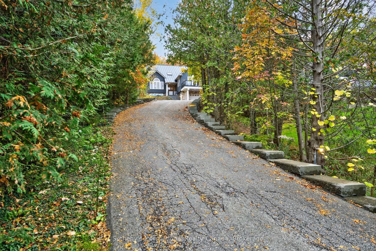 112 Arrowhead Crescent, ON L9Y 0R9