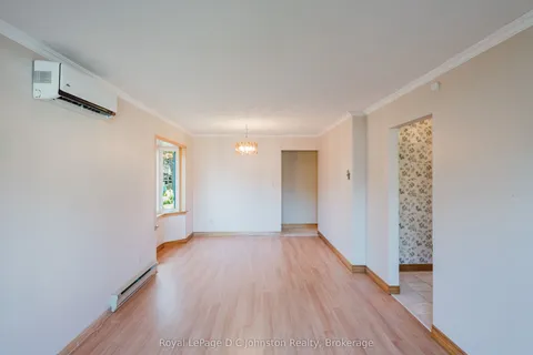 665 7TH Street, ON N4K 1J7