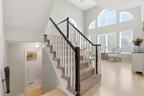 57 Yorkshire Drive, ON L9K 1M4