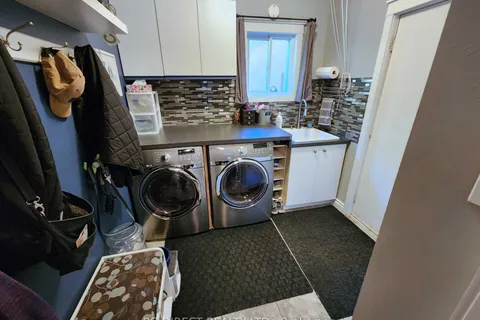 242 Cheltonwood Crescent, ON N2V 1X9