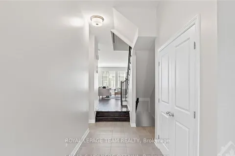 165 Angelonia Crescent, ON K1T 0Y5