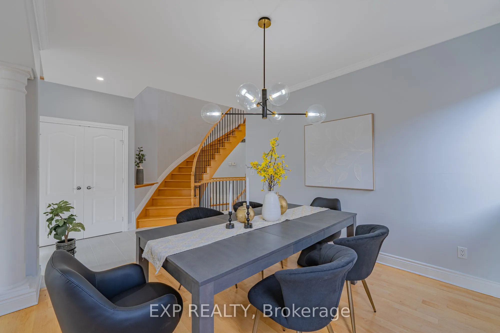 15 WELLSMERE Court, ON K2E 8C2